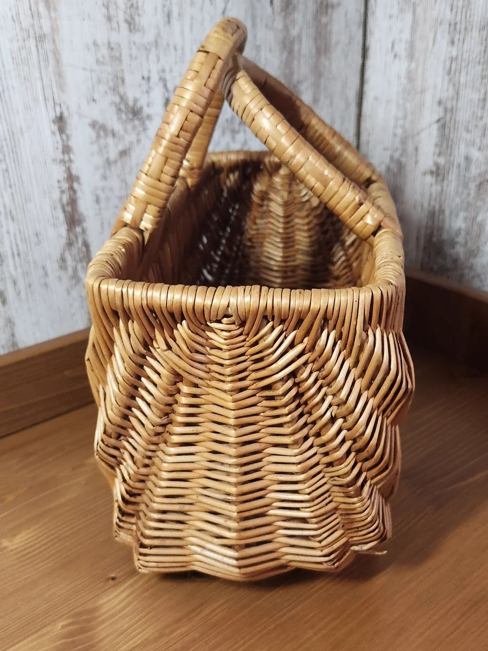 Woven Rattan Woven Natural Basket Tote in Natural Brown Handles Purse